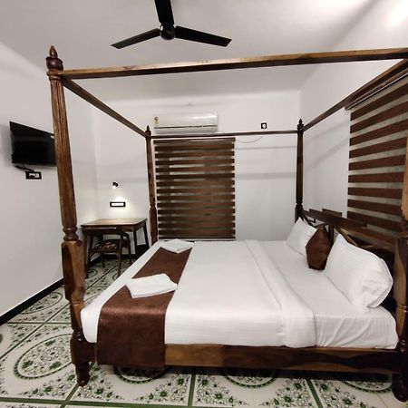 Courtyard Castle Heritage Resort Pondicherry Exterior photo