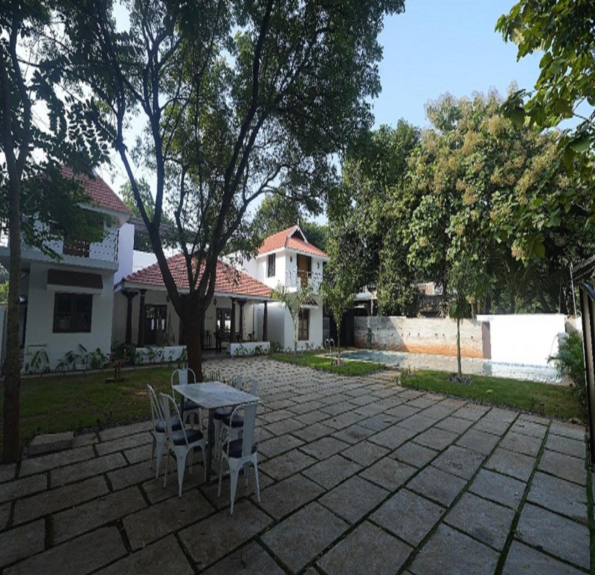 Courtyard Castle Heritage Resort Pondicherry Exterior photo
