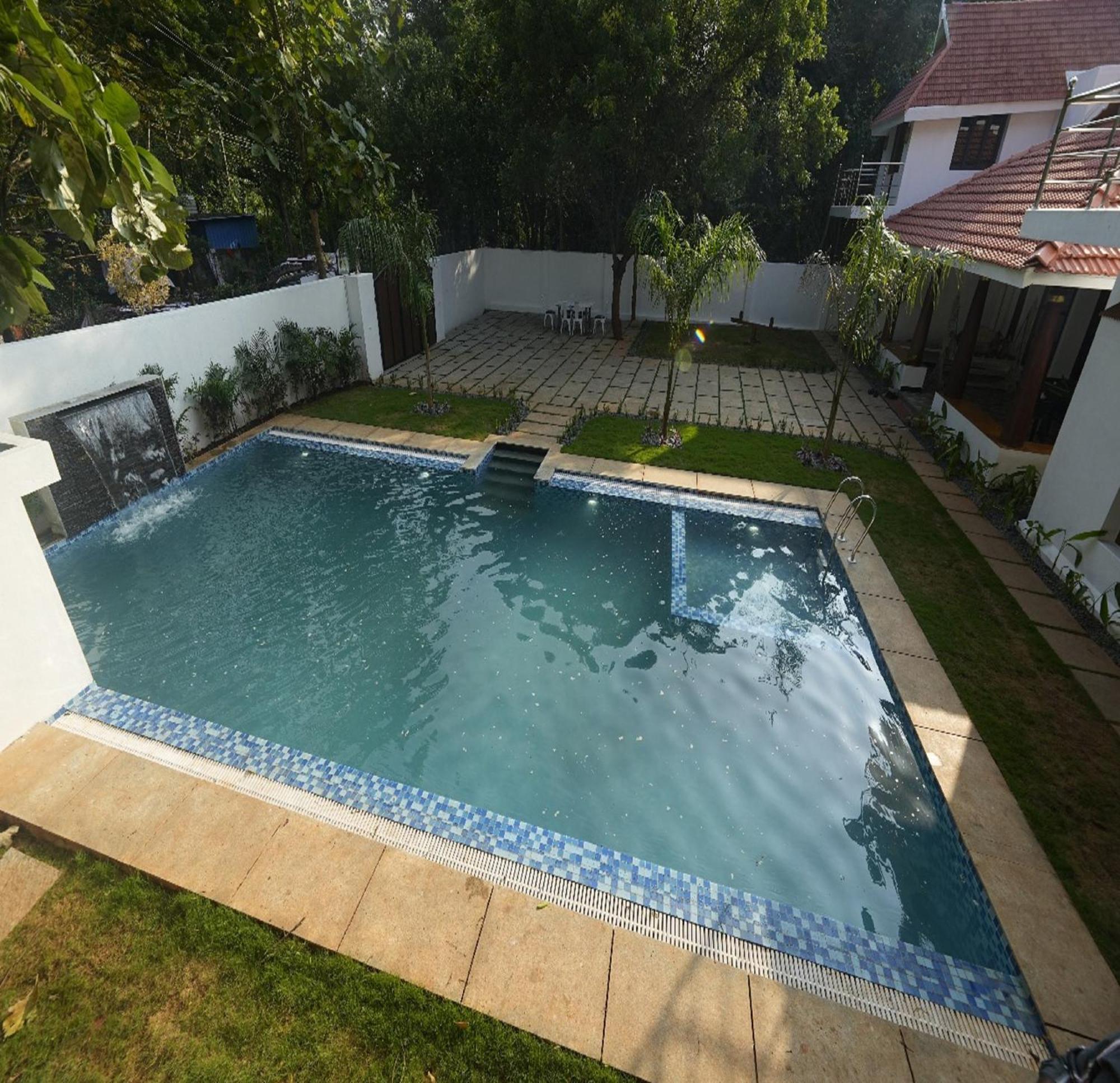 Courtyard Castle Heritage Resort Pondicherry Exterior photo