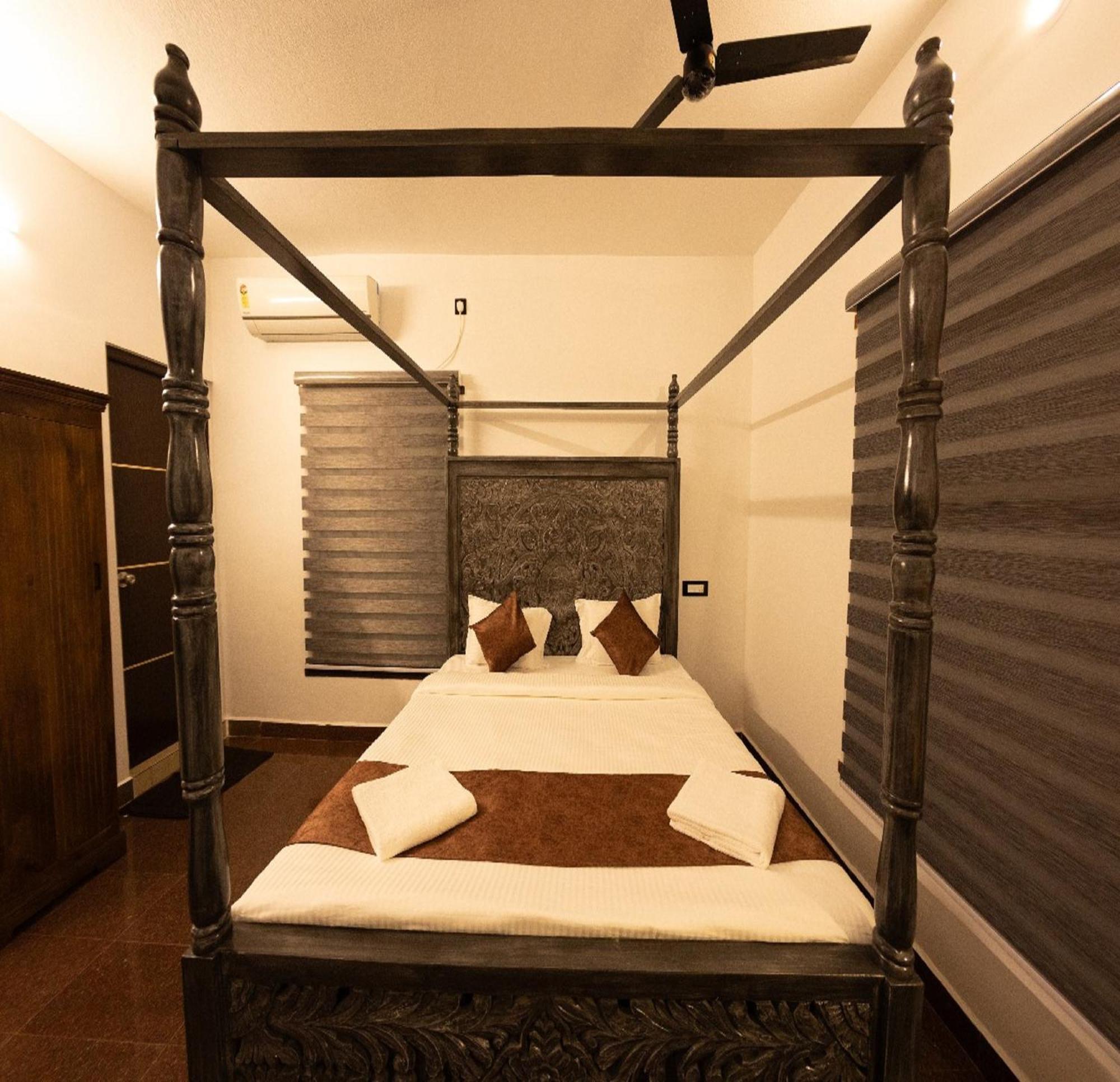 Courtyard Castle Heritage Resort Pondicherry Exterior photo