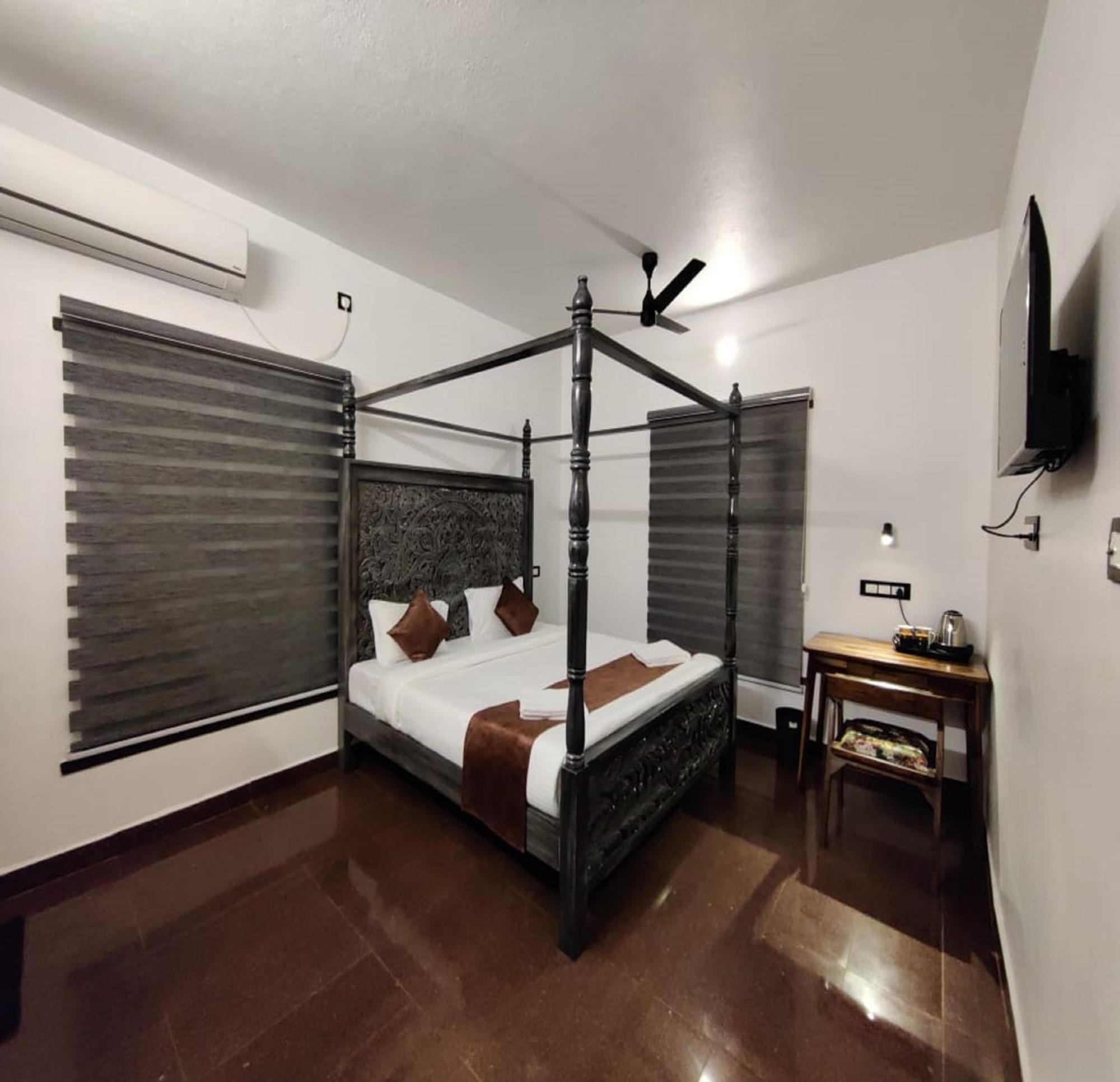 Courtyard Castle Heritage Resort Pondicherry Exterior photo