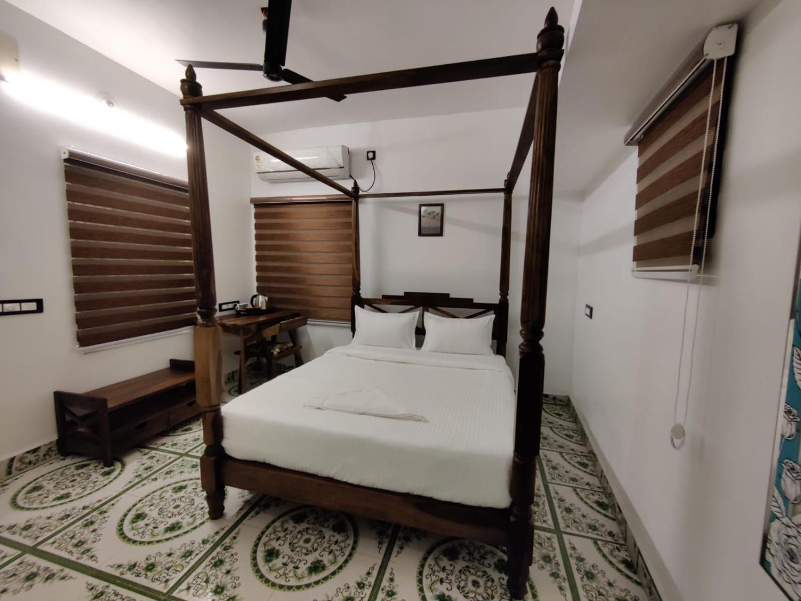 Courtyard Castle Heritage Resort Pondicherry Exterior photo