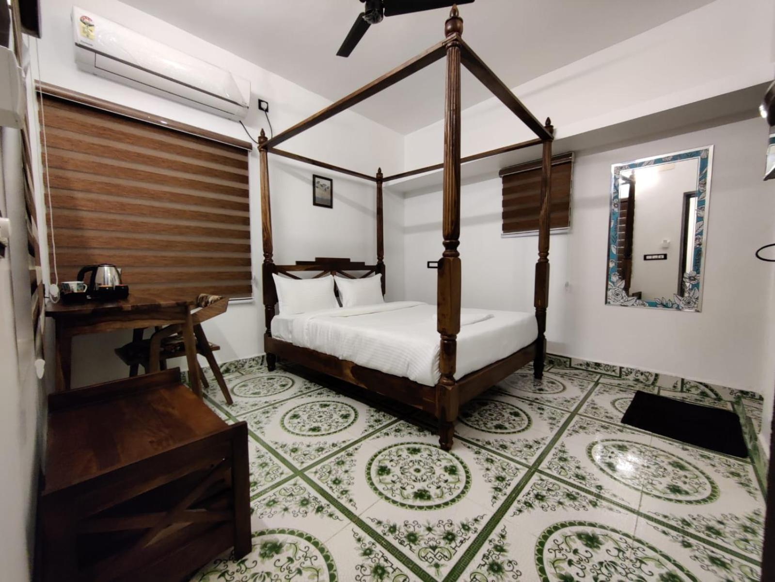 Courtyard Castle Heritage Resort Pondicherry Exterior photo